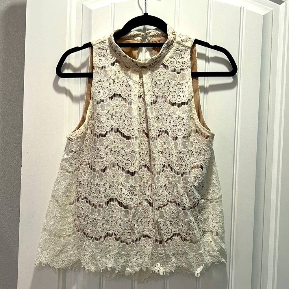 Fire Ivory Mock Neck Lace Sleeveless Blouse with Key Hole Detail - Picture 3 of 4